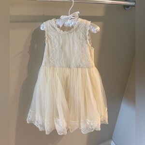 Elegant Cream Lace tulle Dress toddler girl size 2T - 3T worn once